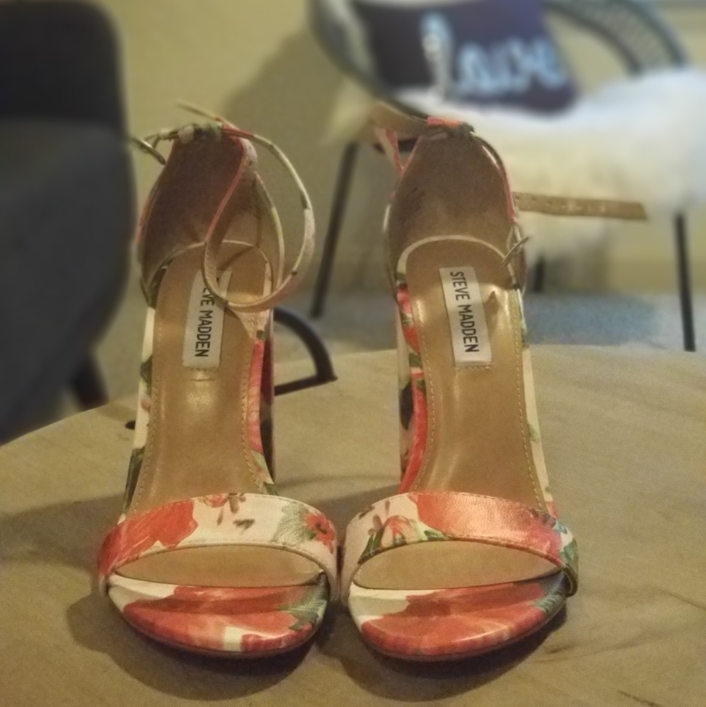 Heels - Picture 3 of 5